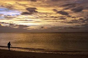 Uninhabited Coastal Landscape Drucke: Cloudy sky above the sea
