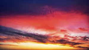 Deserted Italian Landscape Drucke: Cloudy sky at sunset, sunset, Agrigento