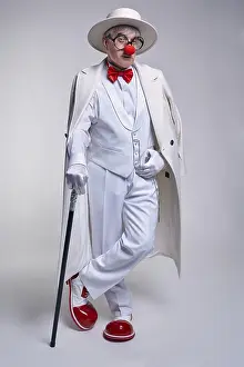 Bilder Datiert 7. April 2024: Der Clown sieht verdächtig auf die Kamera.