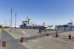 Drucke von Küstenwache, Mehrzweckfahrzeug, Patrouillenboot, norwegische Flagge, Hafenfront, Aalborg, Alborg, Jütland, Dänemark Küstenwache, Mehrzweckfahrzeug Aalborg Drucke: Küstenwache, Mehrzweckschiff.
