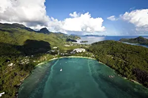 Indian Ocean Coastline Drucke: The coast of Pointe L'escalier