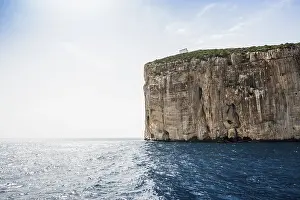 Küste mit steilen Klippen, Capo Caccia.