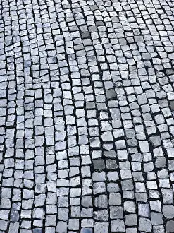 Urban Paving Stone Drucke: A cobblestone texture image