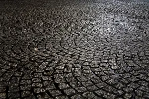 Deserted Street Scene Drucke: Cobblestones in the rain
