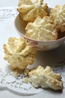 Coconut Macaroons Drucke: Coconut macaroons in shell