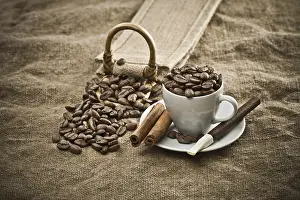 Fragrant Coffee Drucke: Coffee beans, cigar and cinnamon