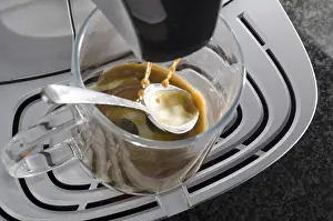 Grocery Store Beverages Drucke: Coffee Machine Making a Coffee