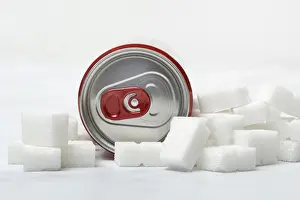 Empty Grocery Store Aisle Drucke: Cola can and lots of sugar cubes