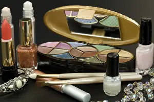 Glamour Beauty Products Drucke: Collection of make up cosmetics