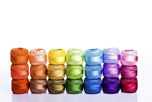 Handicraft Studio Shot Drucke: The collection of threads of light and dark shades