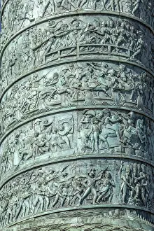 Drucke von Detail des Colonne Vendôme, Siegessäule im prächtigen Neoklassizismus auf der Place Vendôme, Paris, Île-de-France, Frankreich Detail der Colonne Vendôme Neoklassizistische Architektur Drucke: Detail der Colonne Vendôme