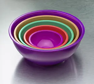 Colorful Bowls Drucke: Colored bowls, studio shot