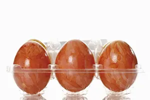 Easter Eggs Drucke: Colored Easter eggs in blister pack