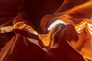 US Travel Photography Drucke: Colored waves inside Lower Antelope