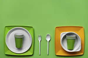 Colorful Disposable Tableware Drucke: Colorful plastic disposable tableware