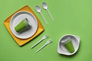 Colorful Disposable Tableware Drucke: Colorful plastic disposable tableware