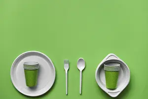Colorful Disposable Tableware Drucke: Colorful plastic disposable tableware