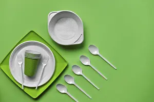 Colorful Disposable Tableware Drucke: Colorful plastic disposable tableware