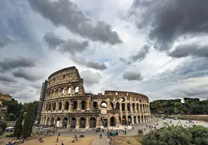 Historic Landmark Italy Drucke: Colosseum, amphitheater, dramatic clouds