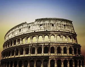 Colosseum Exterior View Drucke: Colosseum at sunset