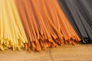 Colourful Vegetable Dishes Drucke: Three colour pasta