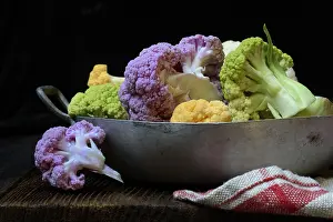 Empty Kitchen Still Life Drucke: Coloured cauliflower in shell, Germany
