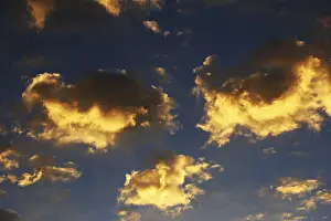 Cloudy Atmosphere Drucke: Coloured clouds in the sky, Germany