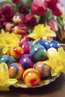 Coloured Easter Eggs Drucke: Coloured Easter eggs and flowers