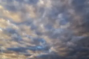 Deserted Evening Sky Drucke: Coloured stratocumulus cloud (Stratocumulus) at sunset