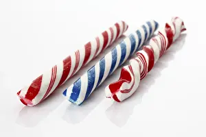 Studio Shot Of Sweets Drucke: Colourful candy canes