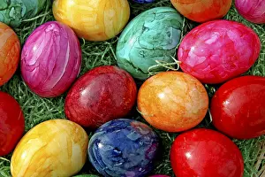 Easter Eggs Drucke: Colourful Easter eggs, grass, Easter