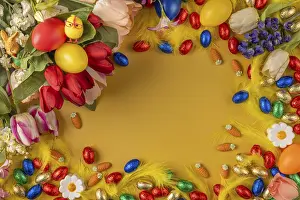 Colourful Easter Eggs Drucke: Colourful Easter frame with spring flowers