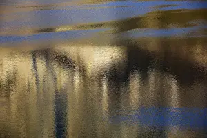 Water Surface Reflections Europe Drucke: Colourful reflection on a water surface