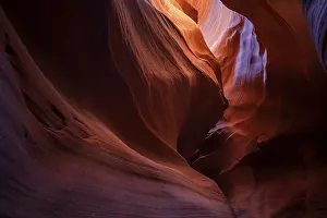 Upper Antelope Canyon Drucke: Colourful sandstone formations with light