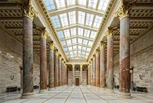 Parlament Drucke: Säulenhalle mit 24 Marmorsäulen.