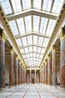 Austrian Parliament Building Drucke: Column hall with 24 marble columns