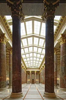 Austrian Parliament Building Drucke: Column hall with 24 marble columns