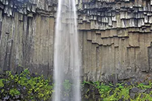 Icelandic Landscapes Drucke: Columnar basalt with waterfall