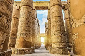 Luxor Temple Columns Drucke: Columns of Amon Ra complex in Karnak Temple, luxor