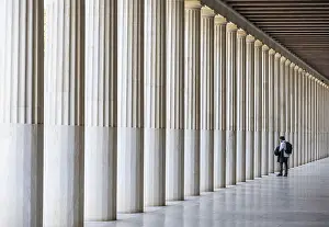 Historic City Center Athens Drucke: Columns in the Stoa of Attalos