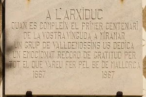 Valldemossa Spain Drucke: Commemorative plaque on the facade