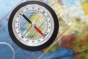 Studio Compass Shot Drucke: Compass on globe