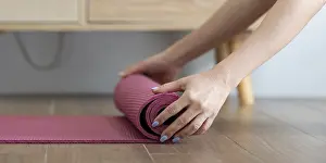 Yoga Session Drucke: After completing her yoga session