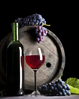 Wine Glass Still Life Drucke: Composition of blue grape and red wine
