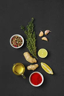 Food Photography Cutout Drucke: Composition with condiments on black background