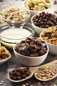 Nutritious Meal Ideas Drucke: Composition with different sorts of breakfast cereal products