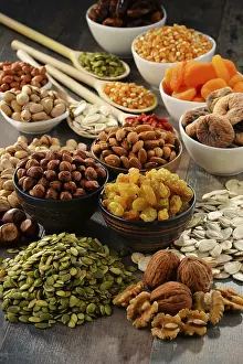 Healthy Eating Mixtures Drucke: Composition with dried fruits and assorted nuts
