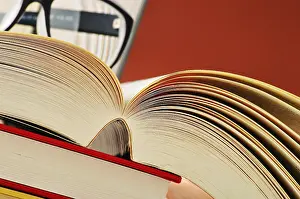 University College Setting Drucke: Composition with glasses and books on the table