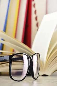 Educational Institution Art Print Drucke: Composition with glasses and books on the table