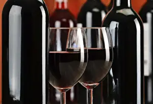 Gastronomy Still Life Drucke: Composition with glasses and bottles of wine